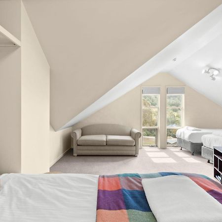 Village Green 2 Bedroom Loft Townhouse With Views Fireplace And Garage Parking Тредбо Экстерьер фото