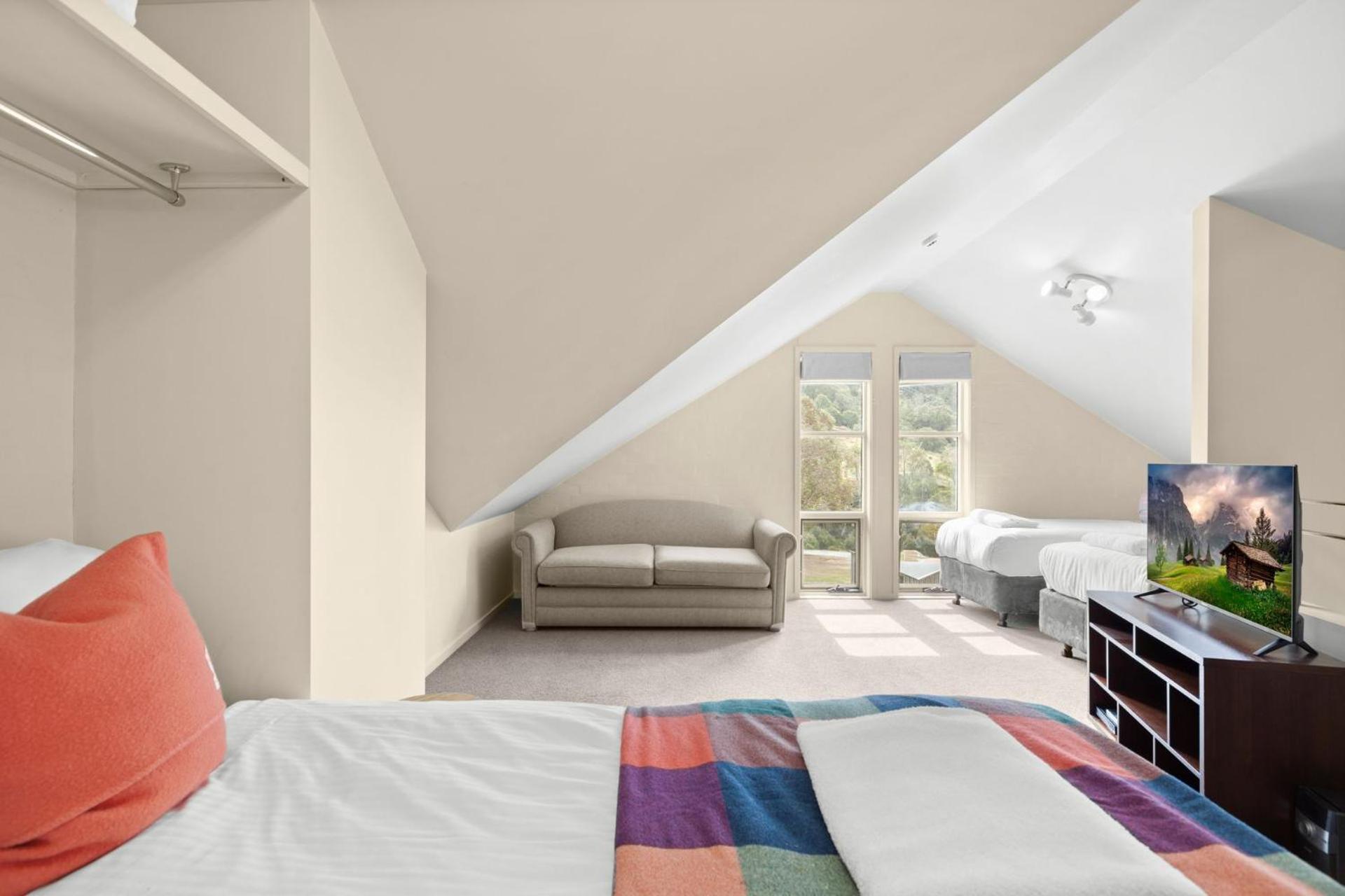 Village Green 2 Bedroom Loft Townhouse With Views Fireplace And Garage Parking Тредбо Экстерьер фото