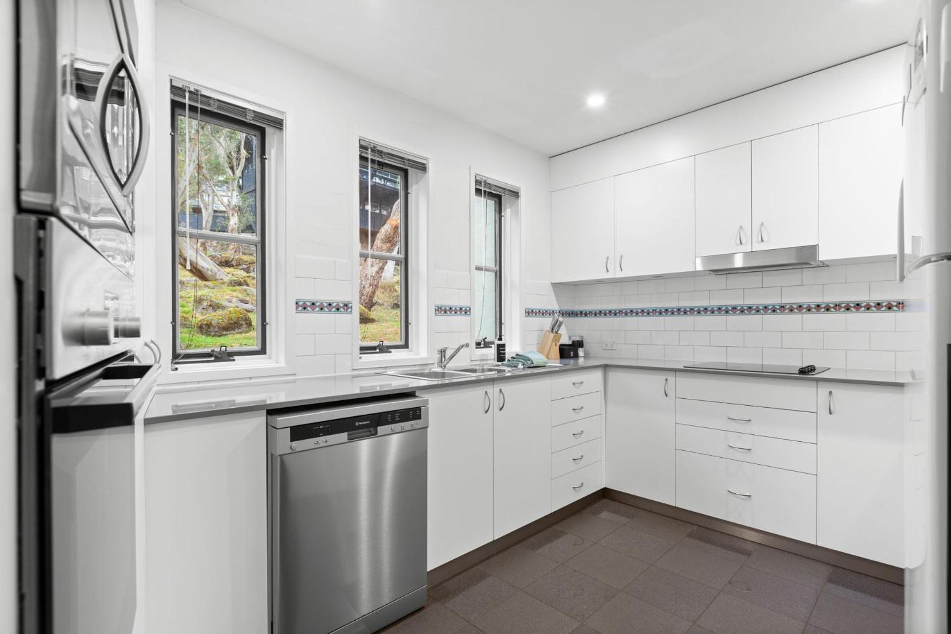 Village Green 2 Bedroom Loft Townhouse With Views Fireplace And Garage Parking Тредбо Экстерьер фото