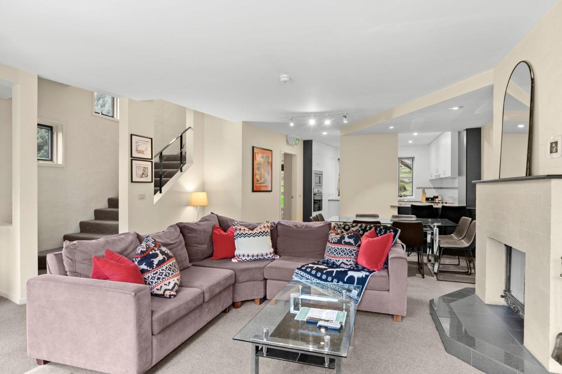 Village Green 2 Bedroom Loft Townhouse With Views Fireplace And Garage Parking Тредбо Экстерьер фото